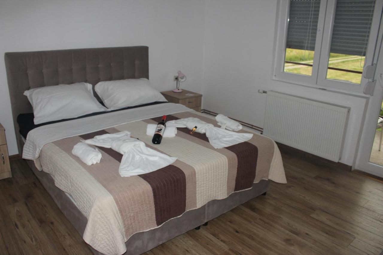Apartmani Ramonda Teslić 外观 照片
